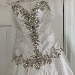 NWT Alfred Angelo size 2 wedding dress, never worn